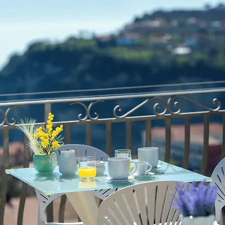 L'incanto Dei Monti Bed & Breakfast 3*